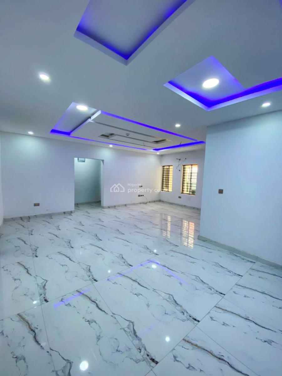 New 2 Bedroom All Ensuite, Swimming Pool, Elevator, Gym, & 24 Hrs Security., Lekki Phase 1, Lekki, Lagos, Flat / Apartment for Sale