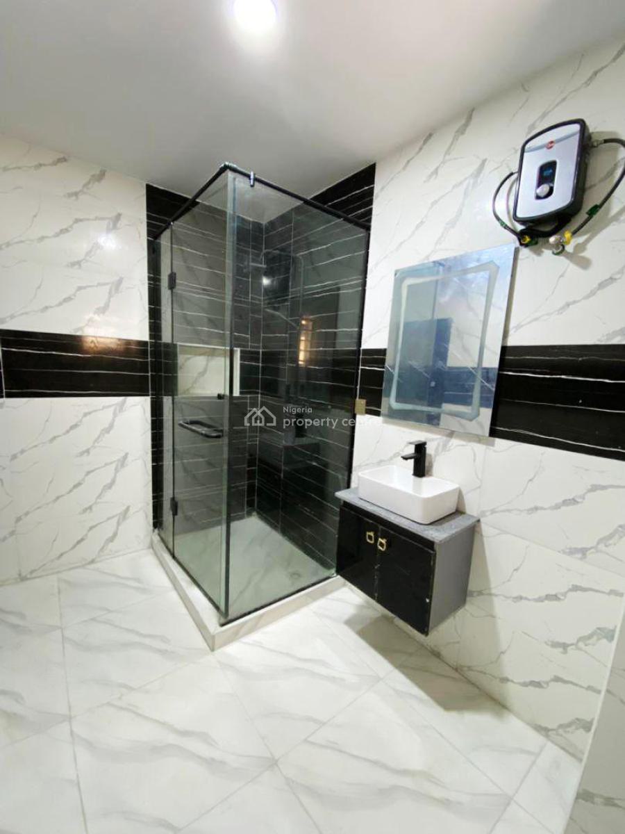 New 2 Bedroom All Ensuite, Swimming Pool, Elevator, Gym, & 24 Hrs Security., Lekki Phase 1, Lekki, Lagos, Flat / Apartment for Sale