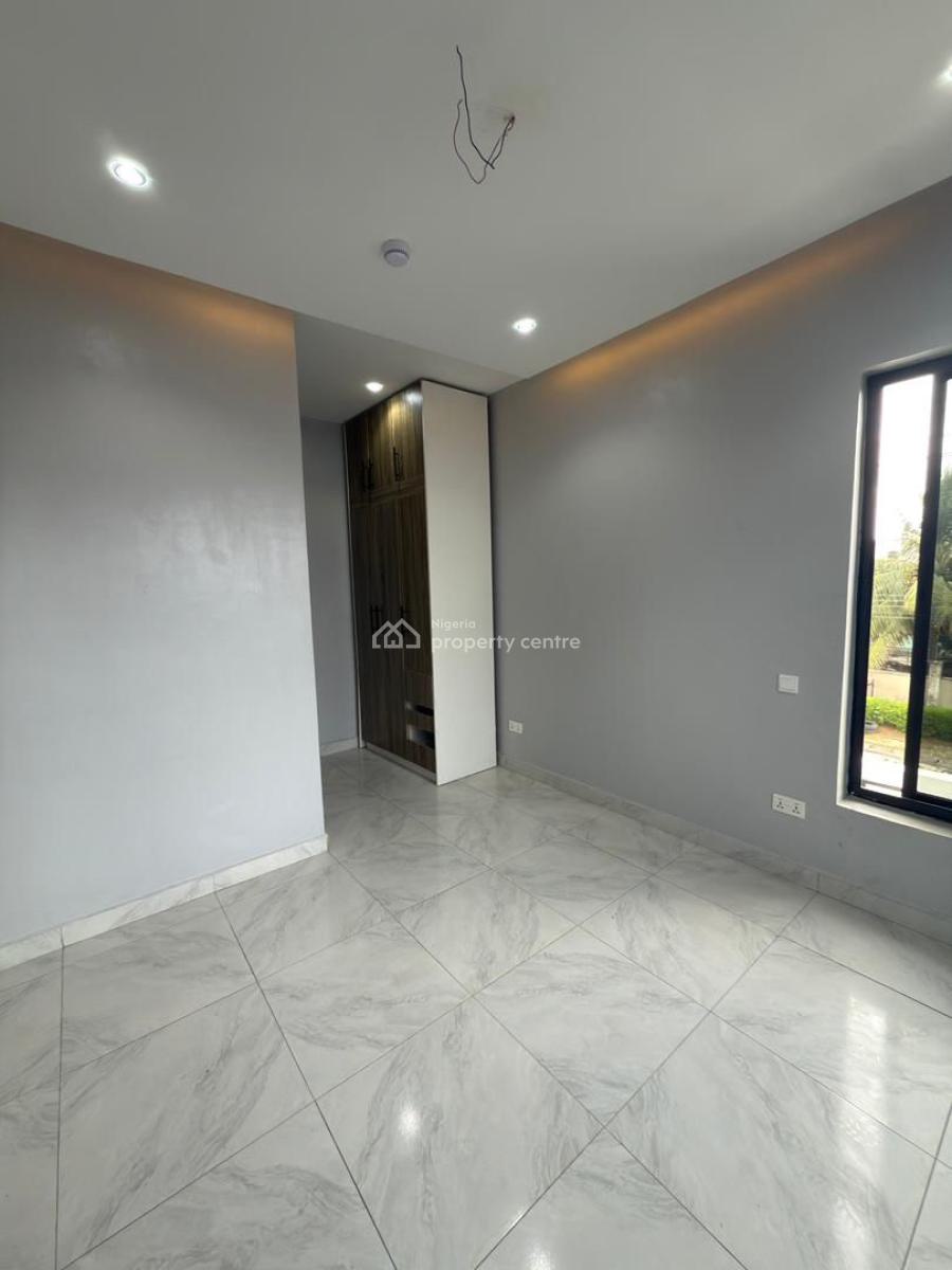 Enjoy Scenic Views From This 4 Bedroom Maisonette with a Swimming Pool, Lekki Phase 1, Lekki, Lagos, Flat / Apartment for Sale