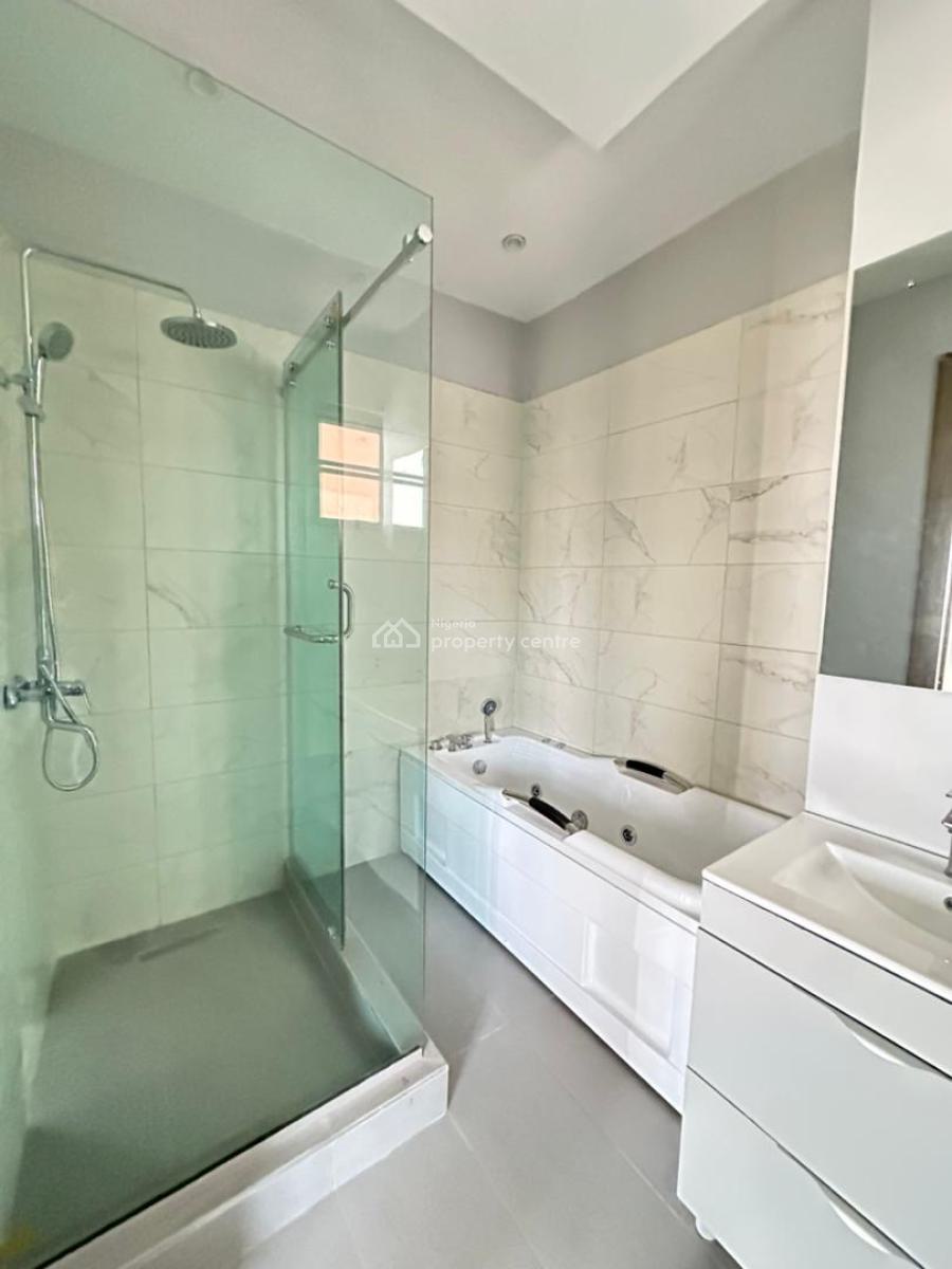 Cozy 4 Bedroom Maisonette with Bq Swimming Pool &elevator, Lekki Phase 1, Lekki, Lagos, Flat / Apartment for Sale