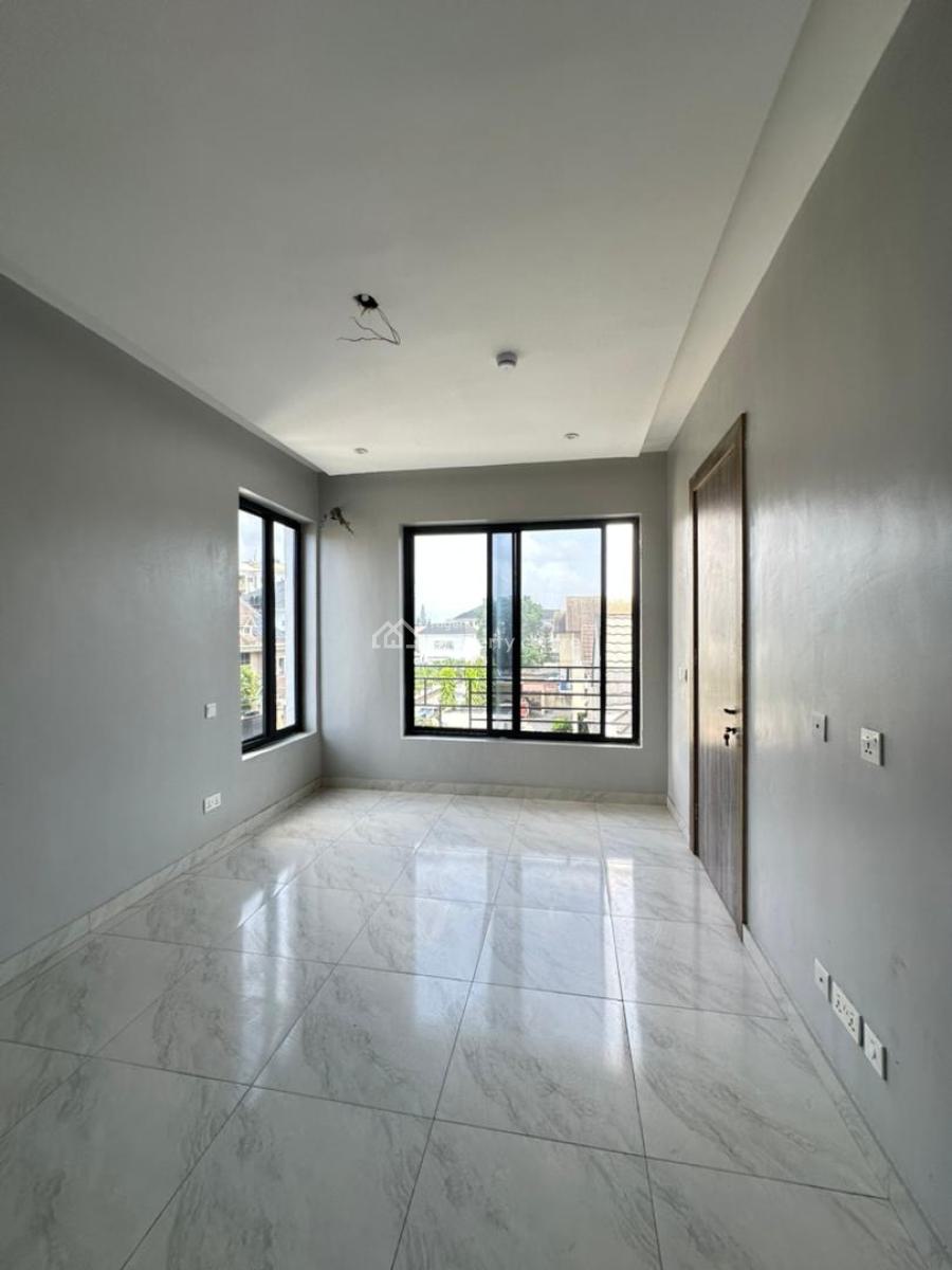 Cozy 4 Bedroom Maisonette with Bq Swimming Pool &elevator, Lekki Phase 1, Lekki, Lagos, Flat / Apartment for Sale