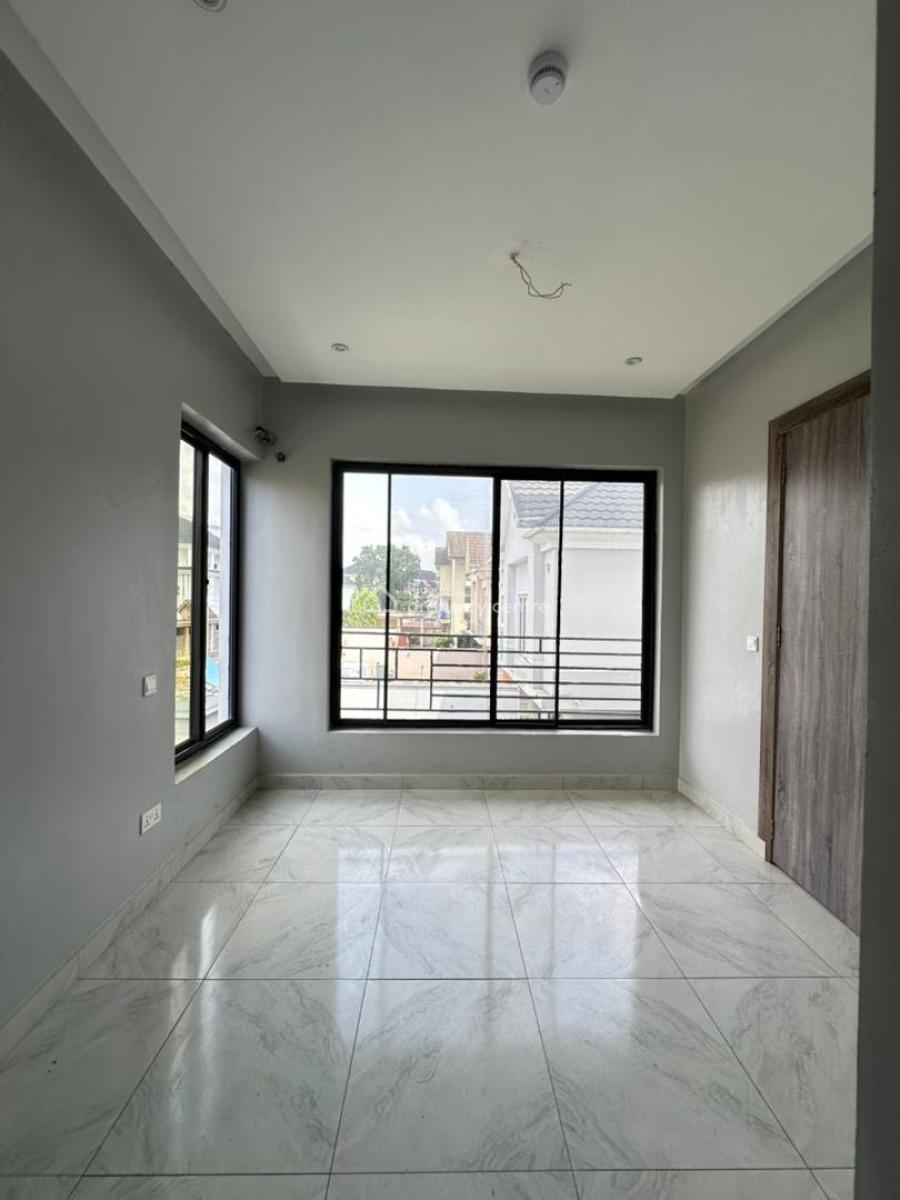 Cozy 4 Bedroom Maisonette with Bq Swimming Pool &elevator, Lekki Phase 1, Lekki, Lagos, Flat / Apartment for Sale
