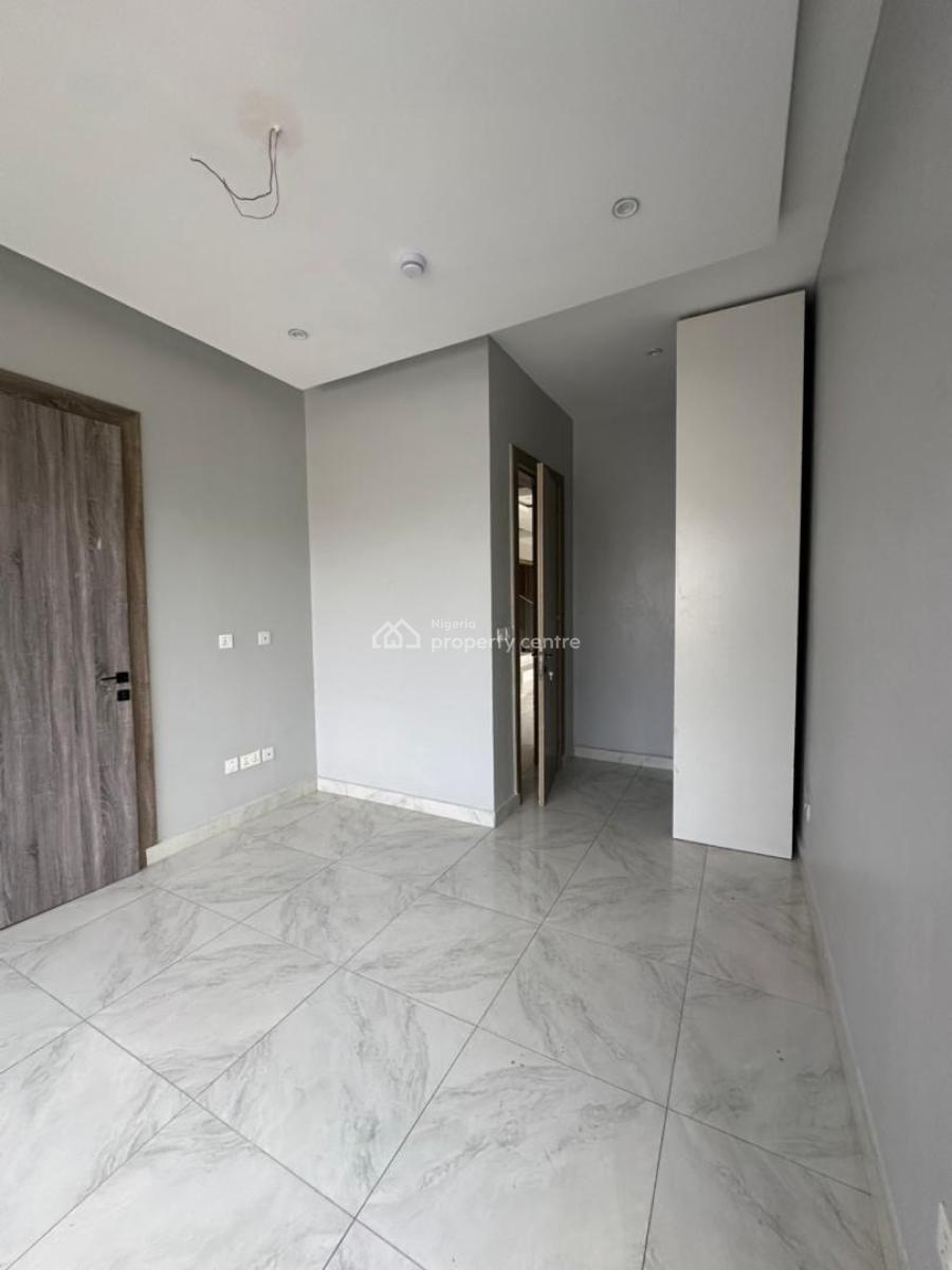Cozy 4 Bedroom Maisonette with Bq Swimming Pool &elevator, Lekki Phase 1, Lekki, Lagos, Flat / Apartment for Sale