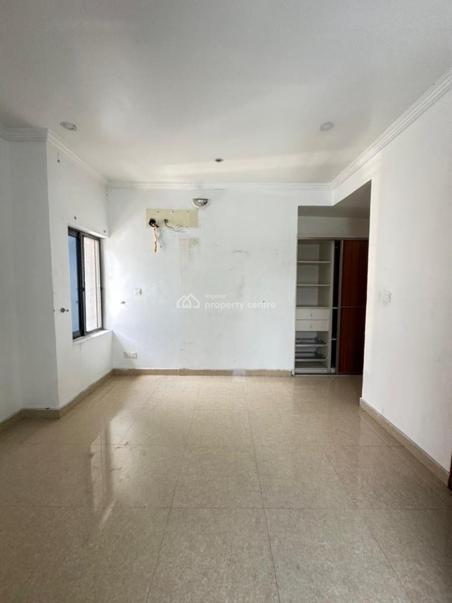 Well Built 3 Bedroom Apartment with Bq, Lekki Phase 1, Lekki, Lagos, Flat / Apartment for Rent