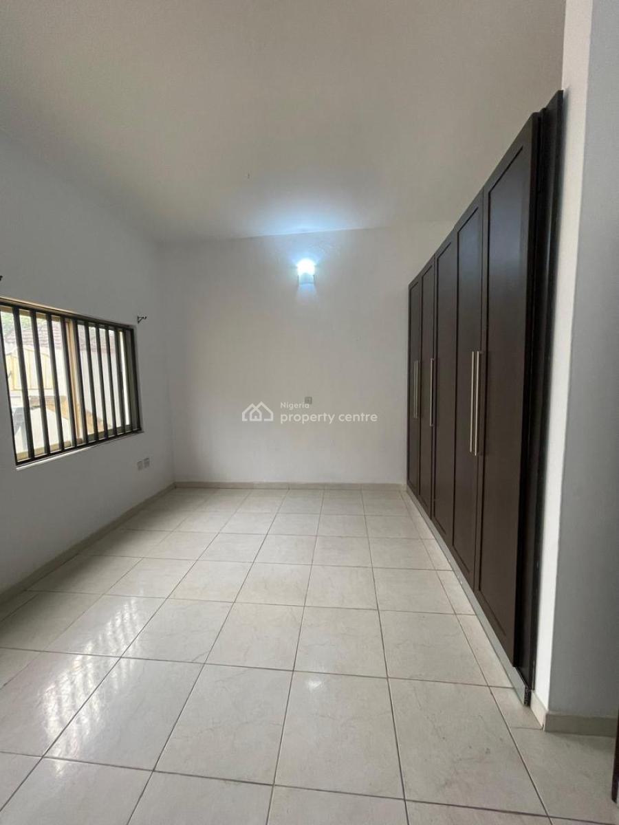 Modestly 3 Bedroom Apartment with Bq ,gym& Swimming Pool, Lekki Phase 1, Lekki, Lagos, Flat / Apartment for Rent