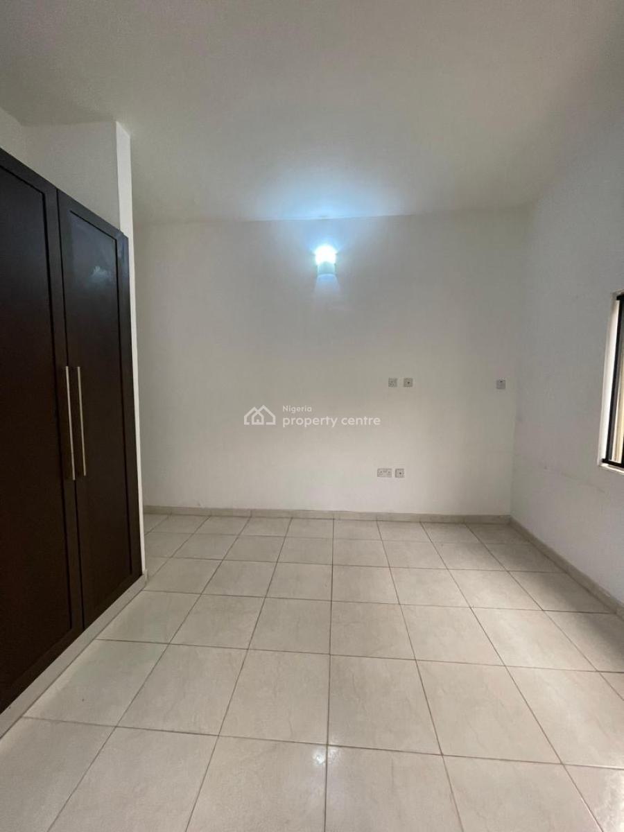 Modestly 3 Bedroom Apartment with Bq ,gym& Swimming Pool, Lekki Phase 1, Lekki, Lagos, Flat / Apartment for Rent