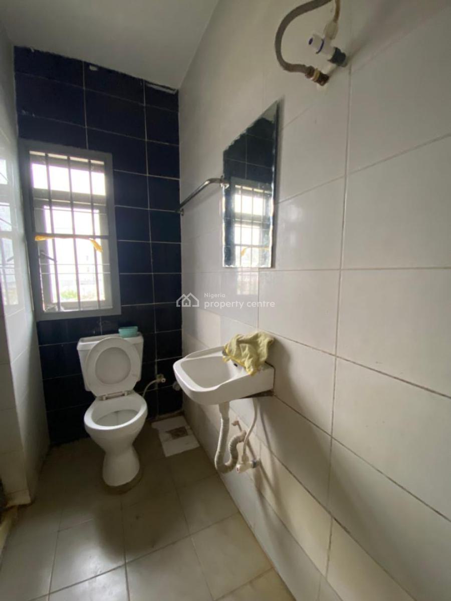 Luxury Built 3 Bedroom 2 in The Compound Upstairs, Thera Annex, Sangotedo, Ajah, Lagos, Flat / Apartment for Rent
