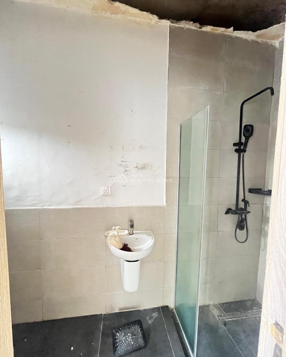 Stunning 2 Bedroom Apartment with Swimming Pool, Chevron, Lekki, Lagos, Block of Flats for Sale