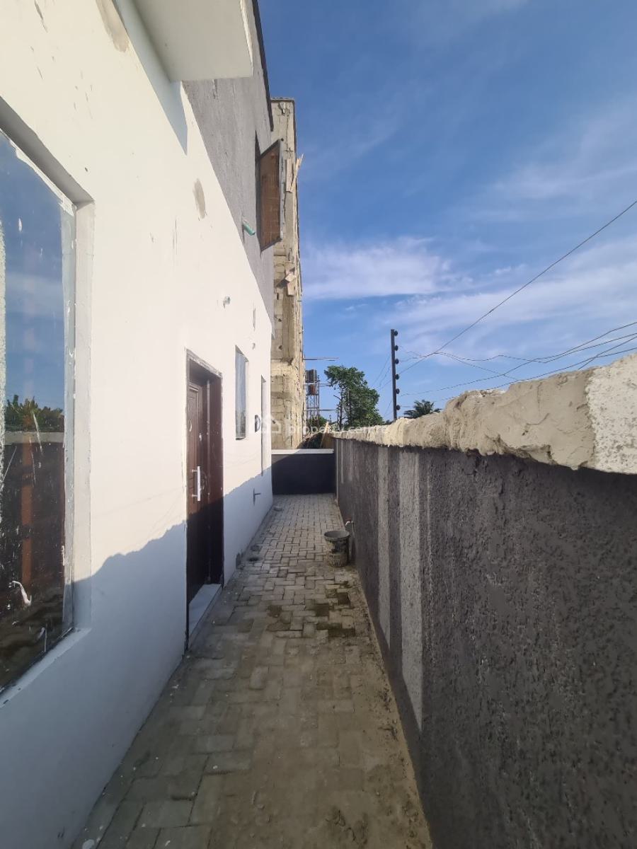 4 Bedrooms Terrace Duplex with Bq in a Minicourt, Abraham Adesanya, Ajah, Lagos, Terraced Duplex for Rent