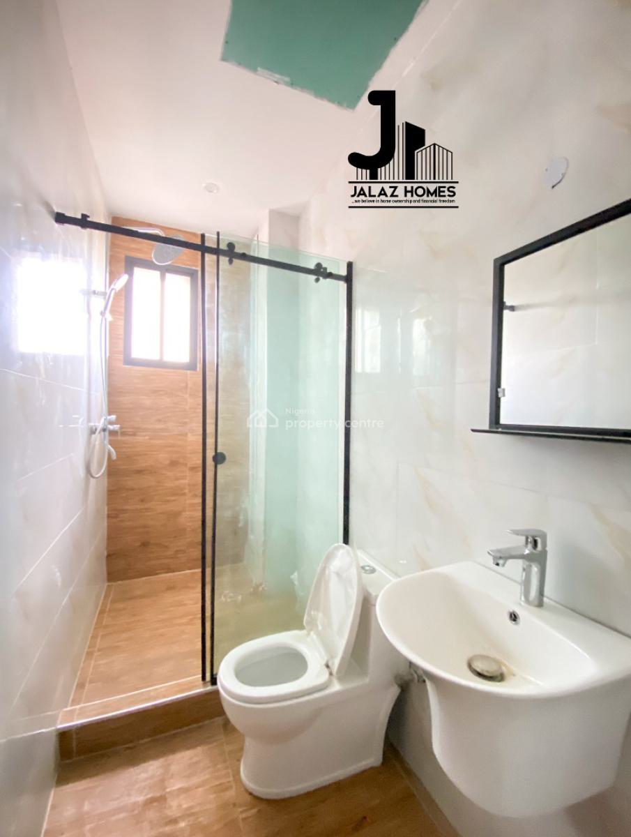 2 Bedroom Apartment, Lekki Phase 1, Lekki, Lagos, House for Sale