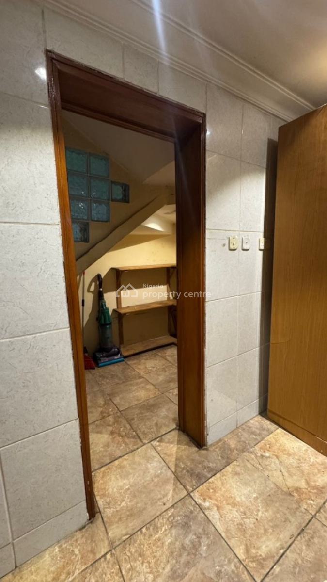 4 Bedroom Semi Detached House with 1 Room Bq, Inside Lekki Phase 1, Lekki Phase 1, Lekki, Lagos, Semi-detached Duplex for Rent