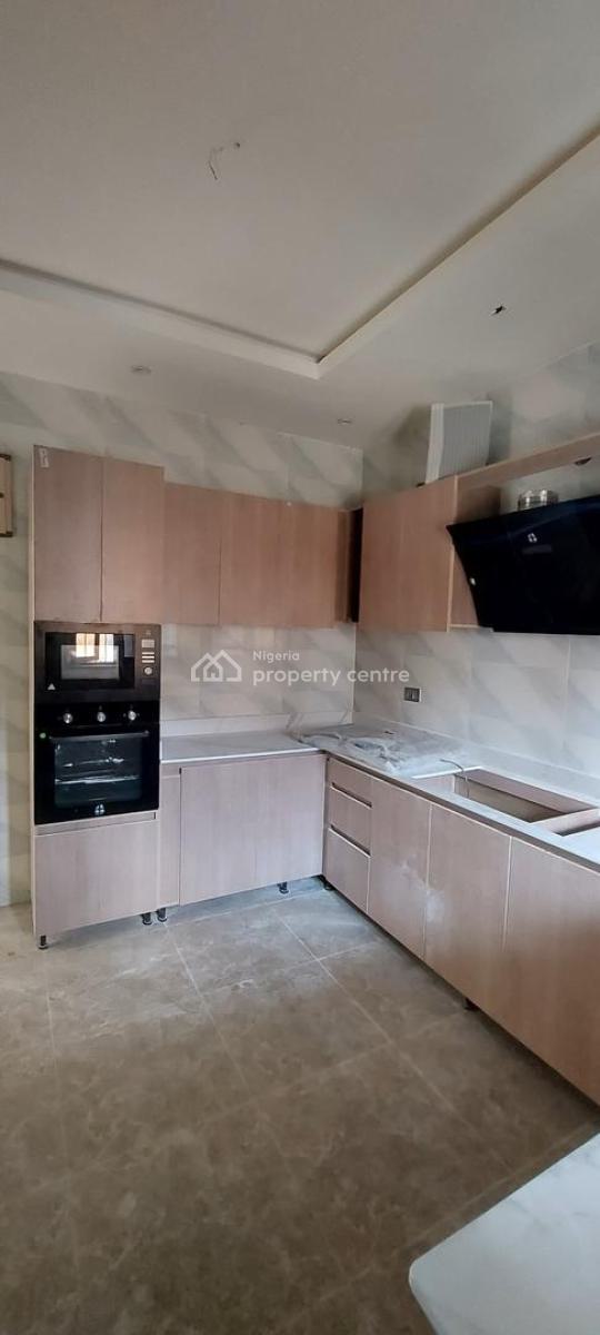 Eye Catchy 4bedroom Triplex Duplex, Obanikoro, Shomolu, Lagos, House for Sale