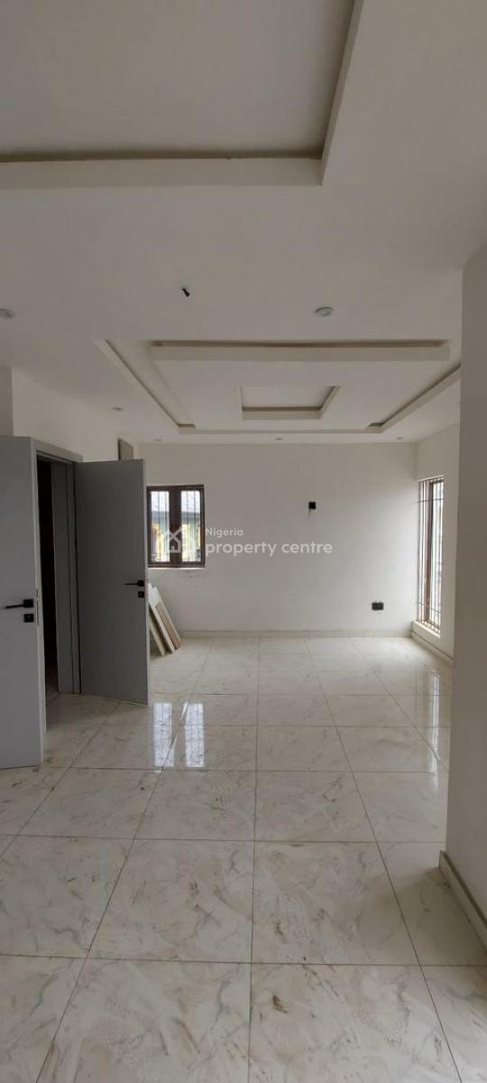 Eye Catchy 4bedroom Triplex Duplex, Obanikoro, Shomolu, Lagos, House for Sale