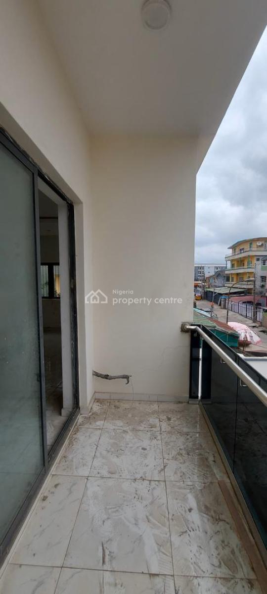 Eye Catchy 4bedroom Triplex Duplex, Obanikoro, Shomolu, Lagos, House for Sale