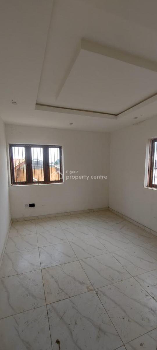 Eye Catchy 4bedroom Triplex Duplex, Obanikoro, Shomolu, Lagos, House for Sale