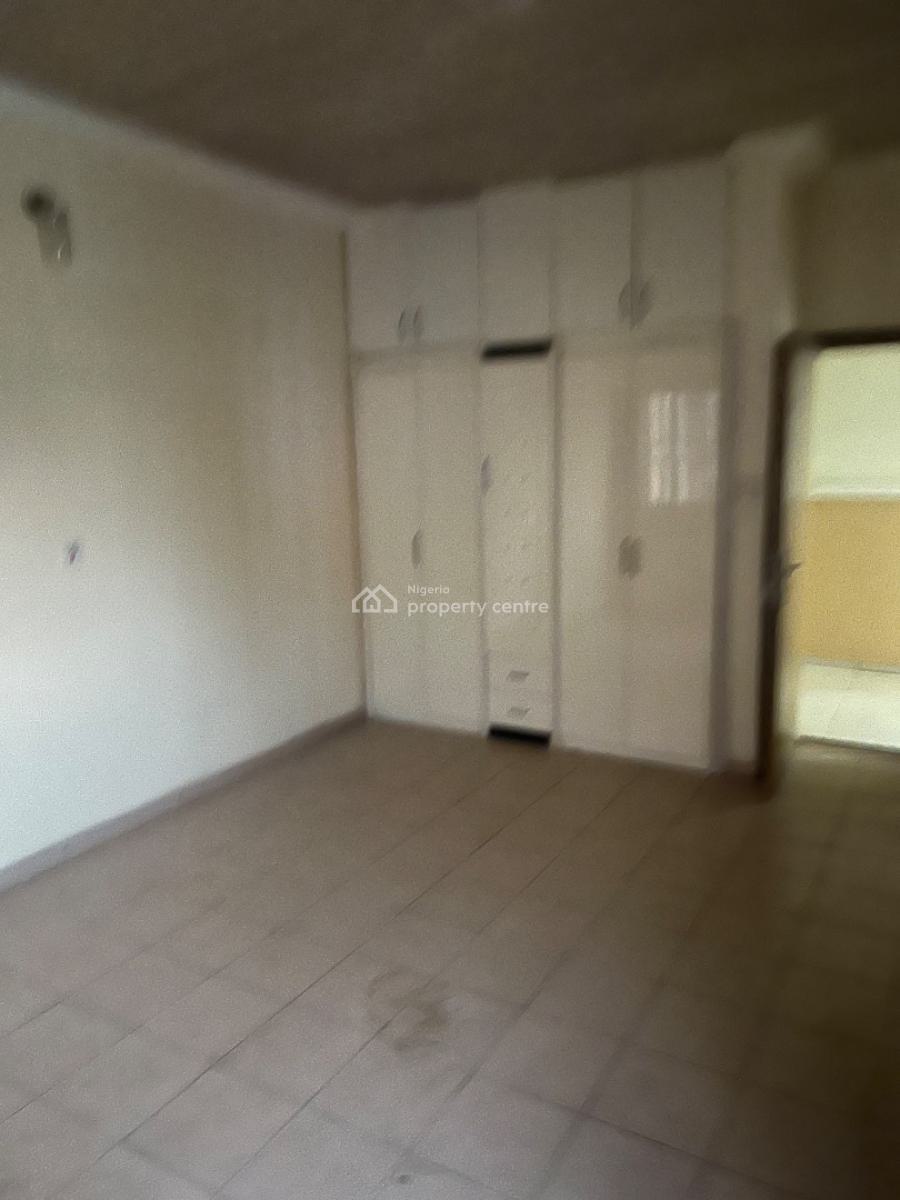 Spacious 3 Bedroom Flat, 1st Floor, Tarred Rd, By Vio(tarred Rd, Mabushi, Abuja, Flat / Apartment for Rent