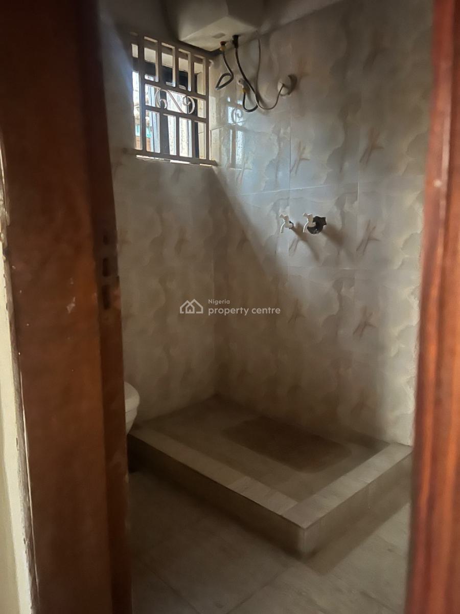 Spacious 3 Bedroom Flat, 1st Floor, Tarred Rd, By Vio(tarred Rd, Mabushi, Abuja, Flat / Apartment for Rent