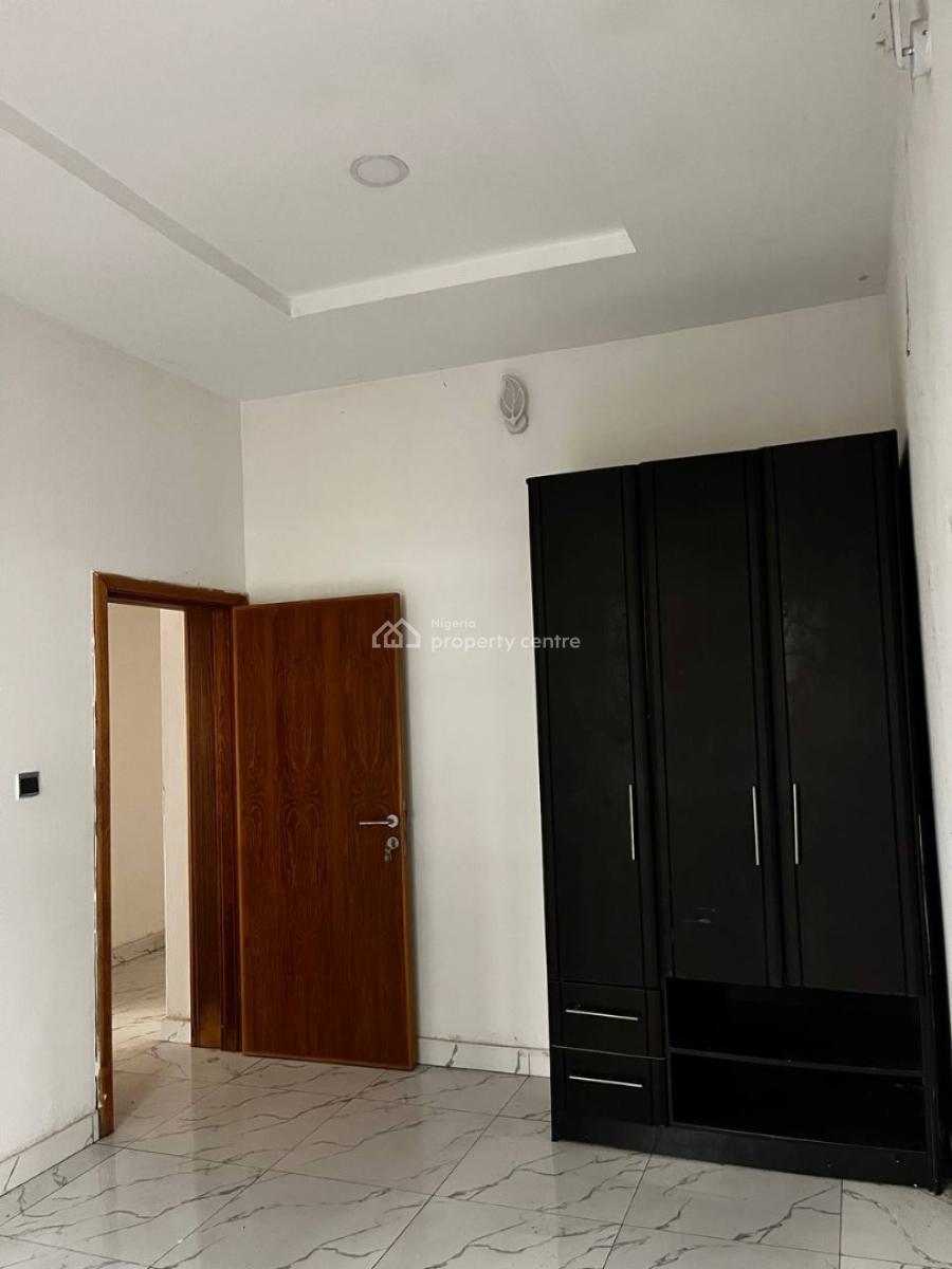 3 Bedroom Apartment with Bq in a Secured Environment, Victoria Island (vi), Lagos, Flat / Apartment for Rent