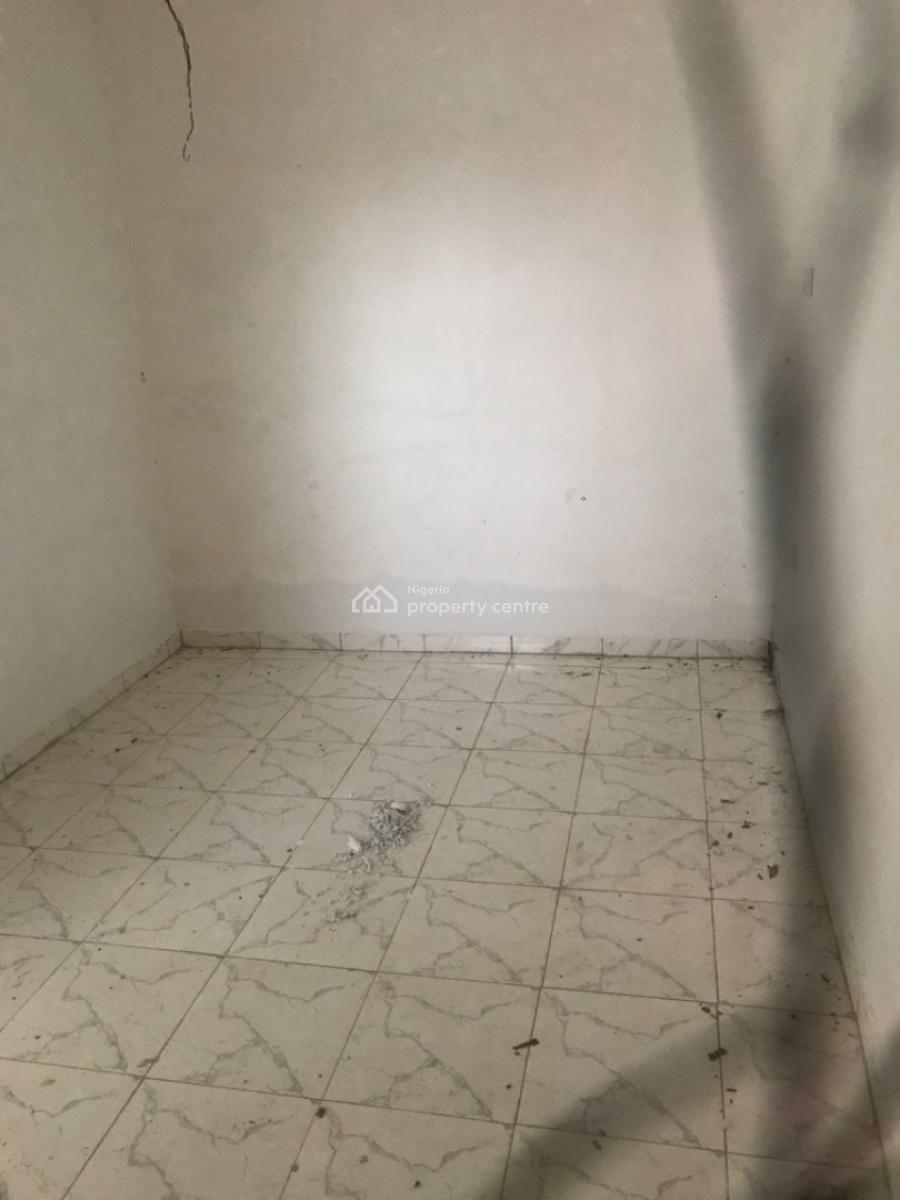 Mini Flat, Off Pedro Road, Shomolu, Lagos, Mini Flat (room and Parlour) for Rent