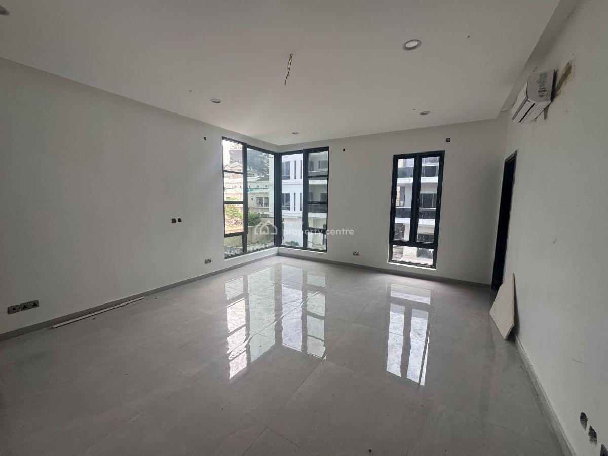 an Executive 6 Bedroom Fully Detached House, Ikoyi, Lagos, Detached Duplex for Sale