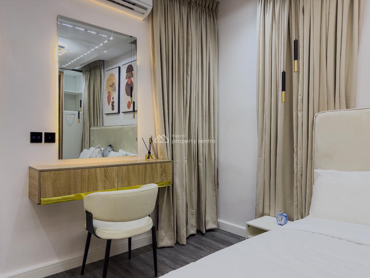 Beautiful 2 Bedroom Apartment, Lekki Phase 1, Lekki, Lagos, Flat / Apartment Short Let