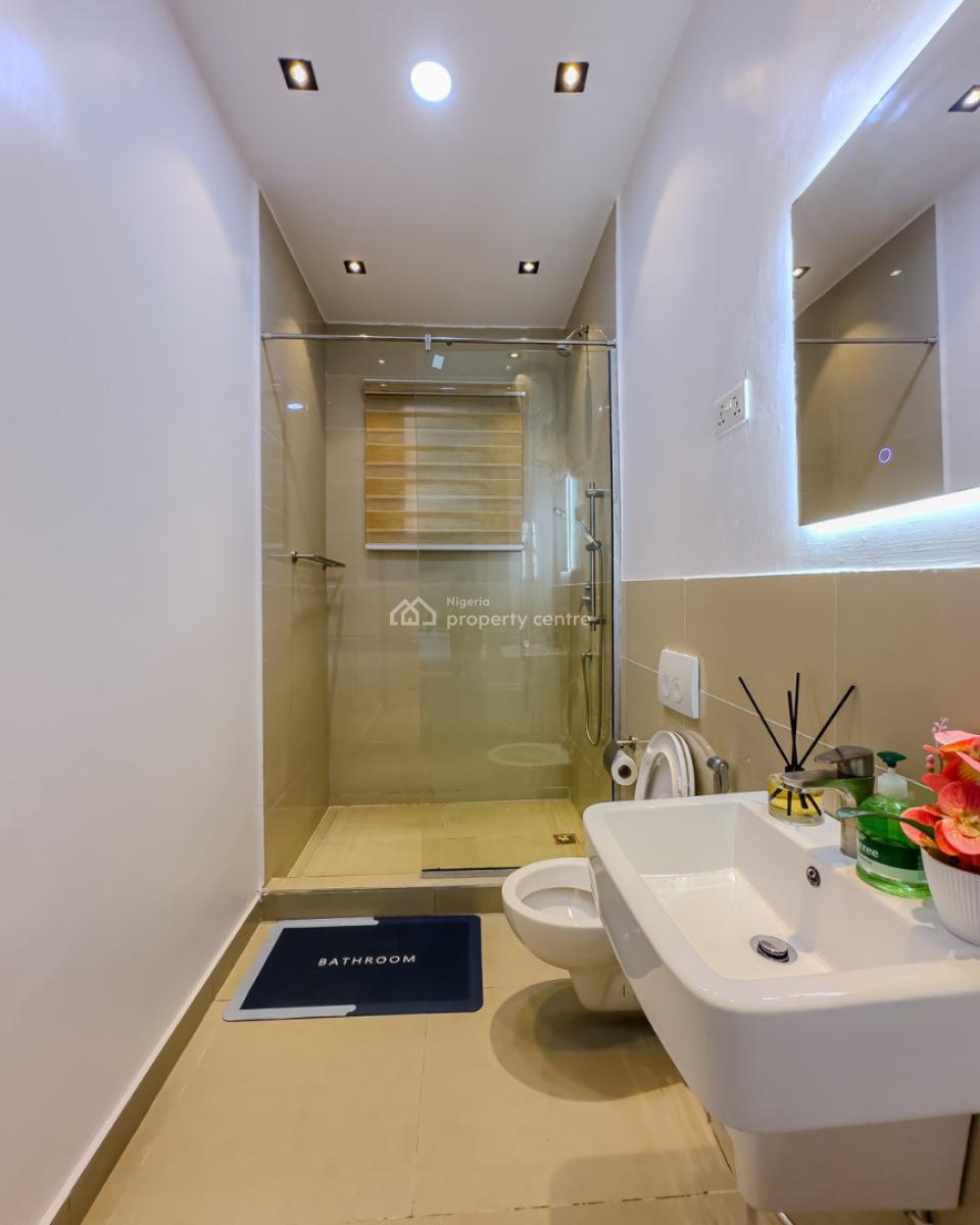 Beautiful 2 Bedroom Apartment, Lekki Phase 1, Lekki, Lagos, Flat / Apartment Short Let