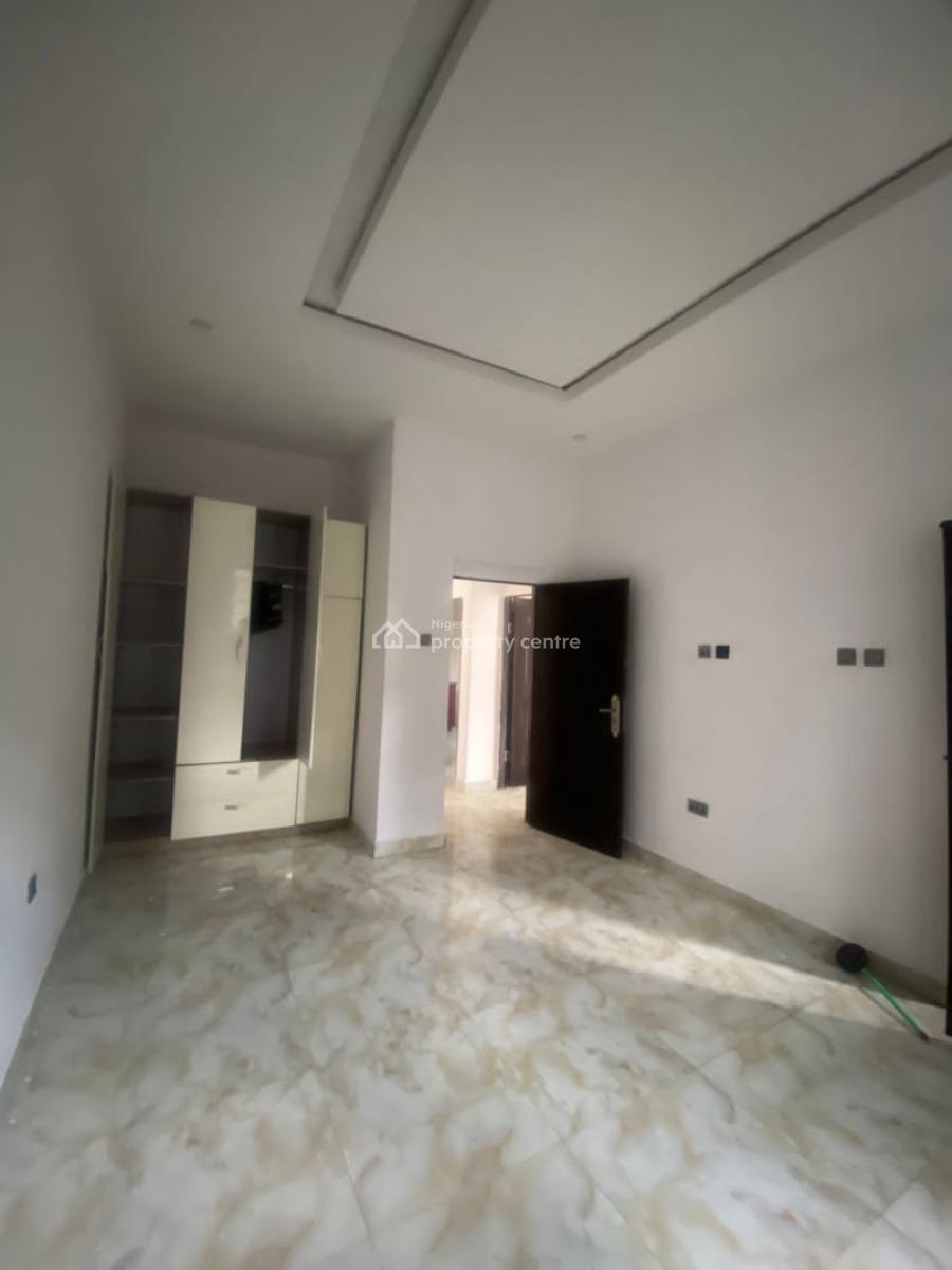 Lovely 2 Bedroom Flat Apartment, Olawaiye Estate, Olowora, Magodo, Lagos, Flat / Apartment for Rent