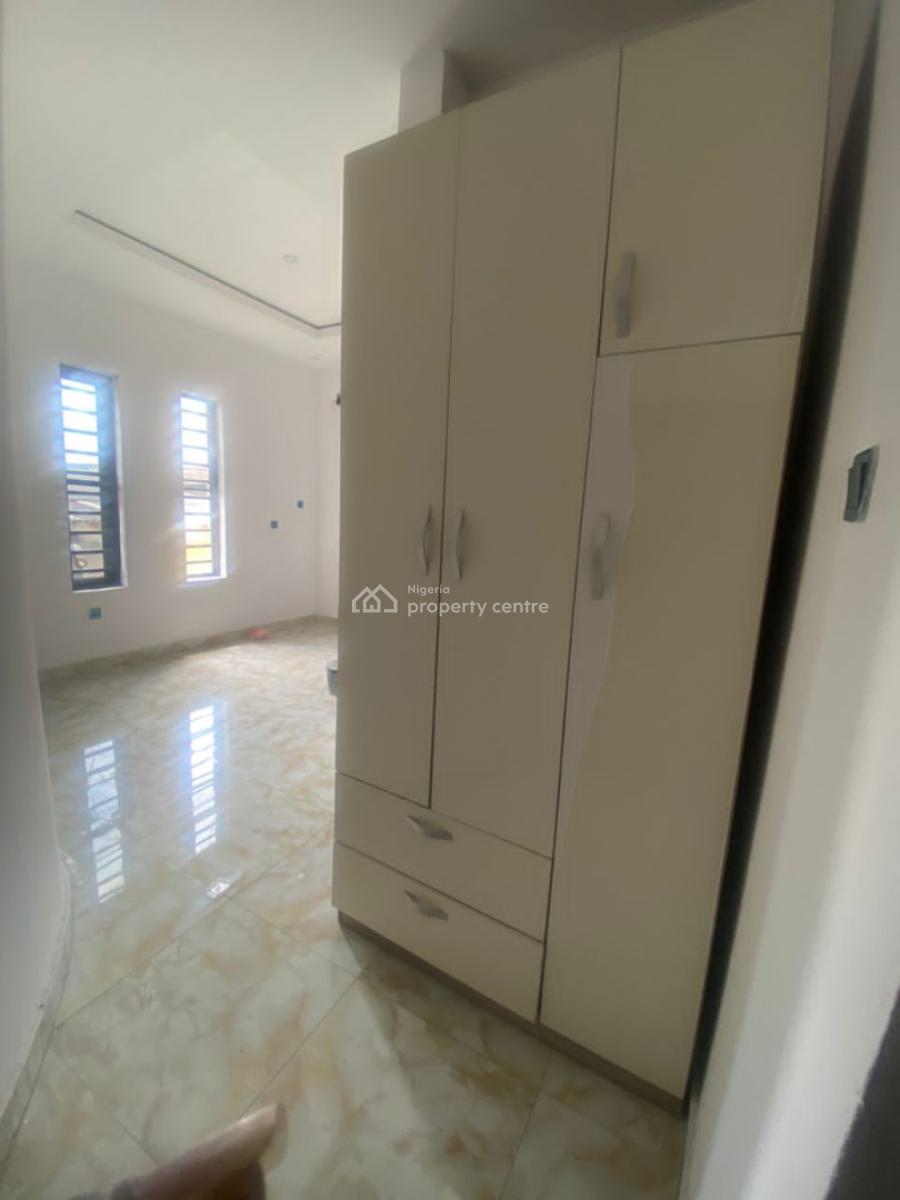 Lovely 2 Bedroom Flat Apartment, Olawaiye Estate, Olowora, Magodo, Lagos, Flat / Apartment for Rent