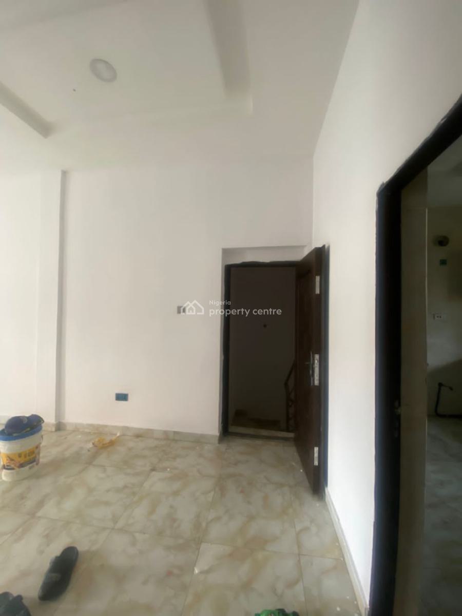 Lovely 2 Bedroom Flat Apartment, Olawaiye Estate, Olowora, Magodo, Lagos, Flat / Apartment for Rent