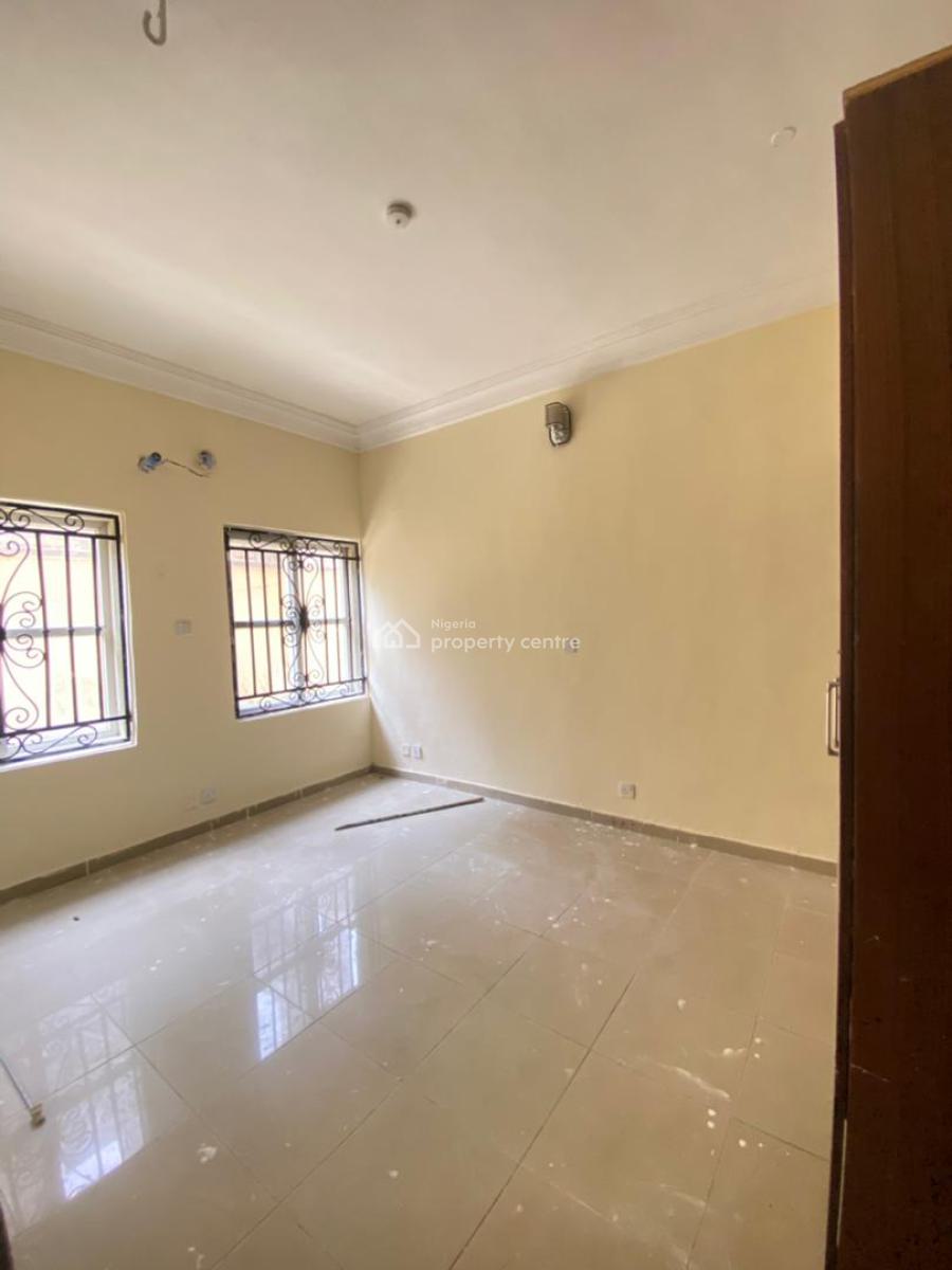 Standard and Massive 3 Bedroom Apartment, Mobil Road, Ajah, Lagos, Flat / Apartment for Rent
