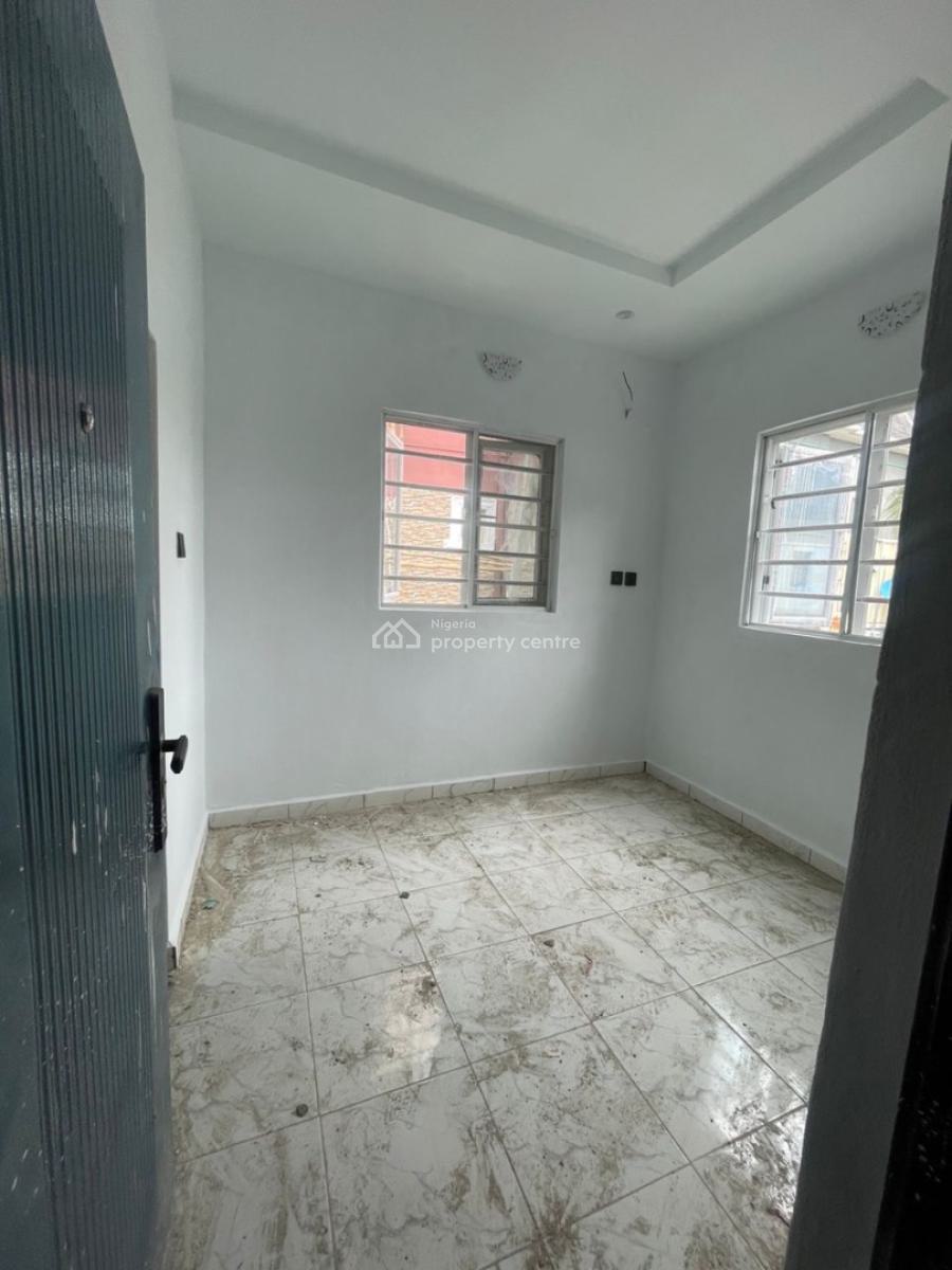 Luxurious and Spacious 2 Bedroom in a Good Neighborhood, United Estate, Sangotedo, Ajah, Lagos, Flat / Apartment for Rent