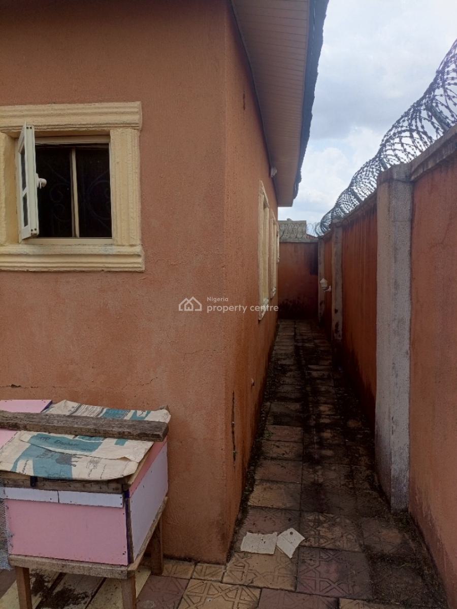 Twin Flat of 3 Bedroom and 2 Bedroom on a Plot of Land, Paara, Inu Ewe, Alakia, Ibadan, Oyo, Block of Flats for Sale