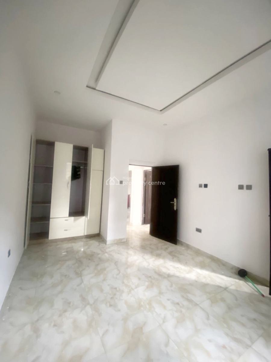 Luxury & Well Maintained Spacious 2 Bedroom Apartment in an Estate, Olowora, Omole Phase 2, Ikeja, Lagos, Flat / Apartment for Rent