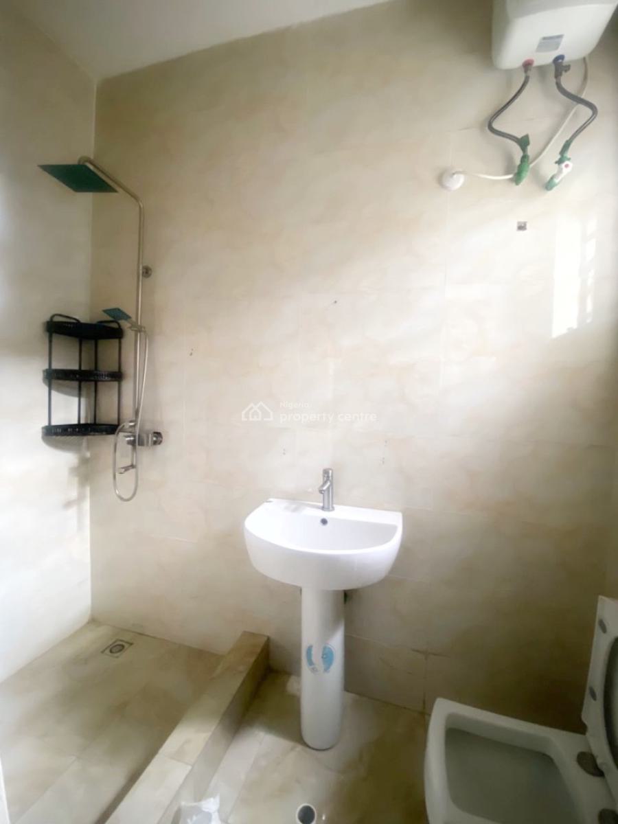 Luxury & Well Maintained Spacious 2 Bedroom Apartment in an Estate, Olowora, Omole Phase 2, Ikeja, Lagos, Flat / Apartment for Rent