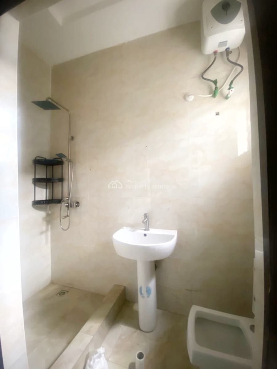 Luxury & Well Maintained Spacious 2 Bedroom Apartment in an Estate, Olowora, Omole Phase 2, Ikeja, Lagos, Flat / Apartment for Rent