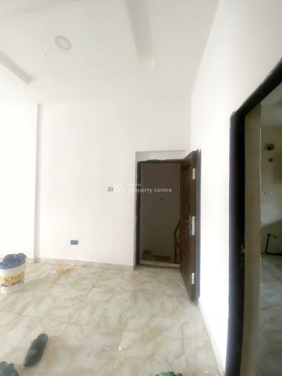 Luxury & Well Maintained Spacious 2 Bedroom Apartment in an Estate, Olowora, Omole Phase 2, Ikeja, Lagos, Flat / Apartment for Rent