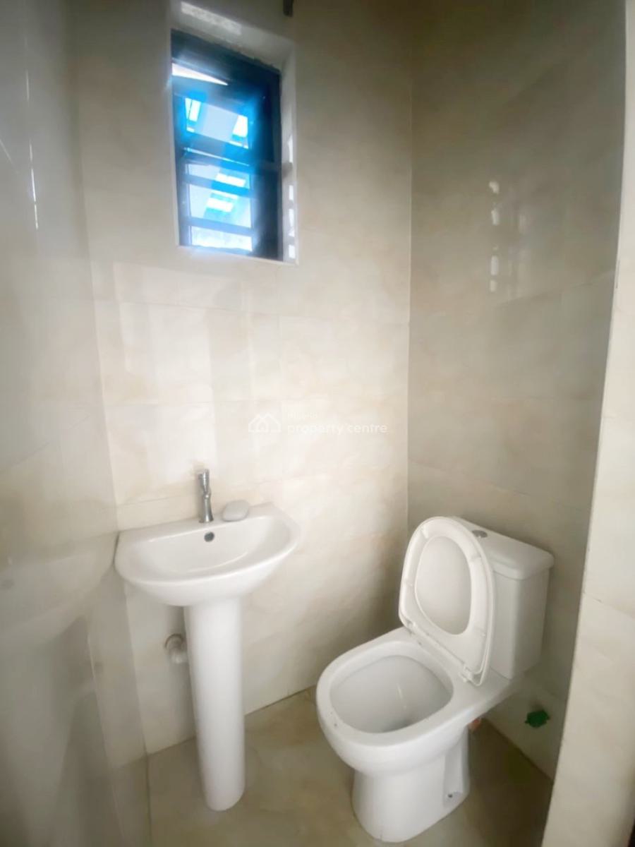 Luxury & Well Maintained Spacious 2 Bedroom Apartment in an Estate, Olowora, Omole Phase 2, Ikeja, Lagos, Flat / Apartment for Rent