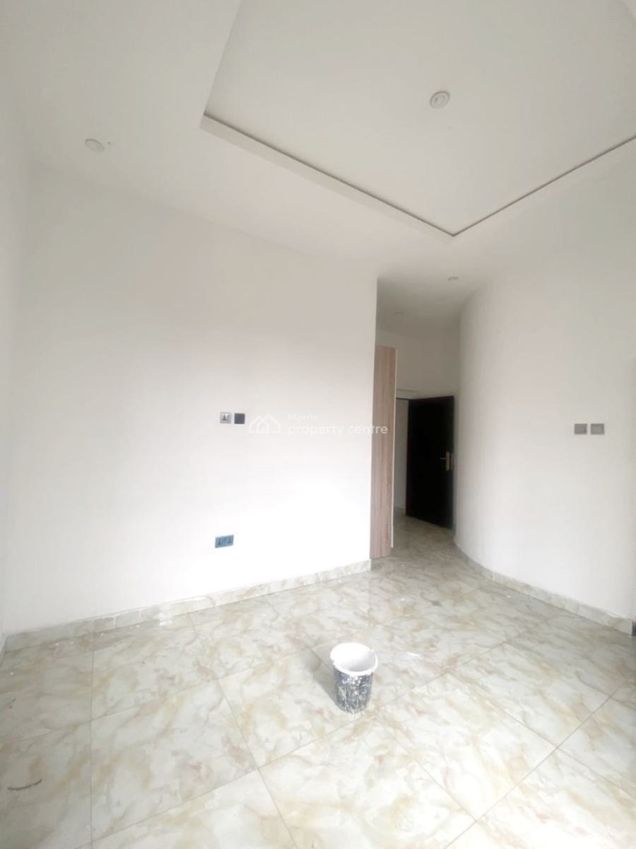 Luxury & Well Maintained Spacious 2 Bedroom Apartment in an Estate, Olowora, Omole Phase 2, Ikeja, Lagos, Flat / Apartment for Rent