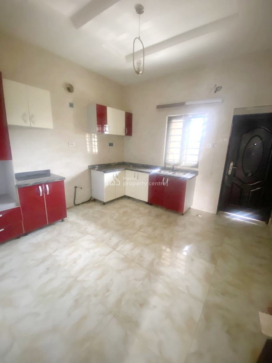 Luxury & Well Maintained Spacious 2 Bedroom Apartment in an Estate, Olowora, Omole Phase 2, Ikeja, Lagos, Flat / Apartment for Rent