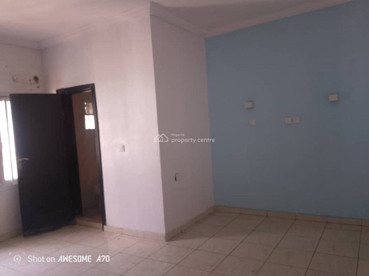 Fully Serviced and Spacious 4 Bedroom Terrace Duplex, Osapa, Lekki, Lagos, Terraced Duplex for Rent