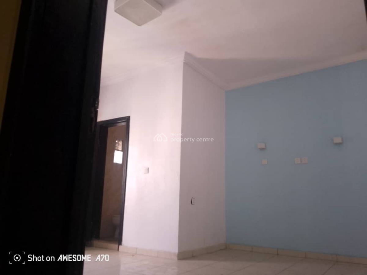 Fully Serviced and Spacious 4 Bedroom Terrace Duplex, Osapa, Lekki, Lagos, Terraced Duplex for Rent