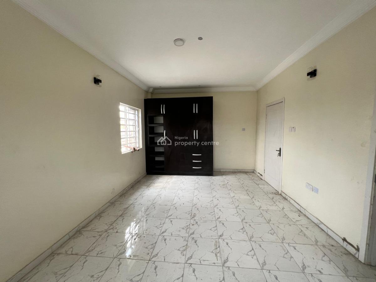Brand New 3 Bedroom Flat, Lands Mark, Panti Police Station, Adekunle, Yaba, Lagos, Flat / Apartment for Sale