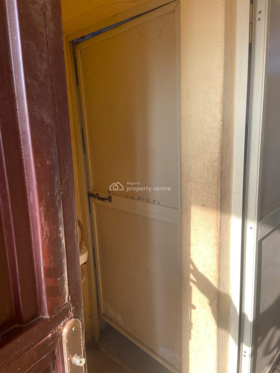 Small Office/shop, Ojodu, Lagos, Commercial Property for Rent