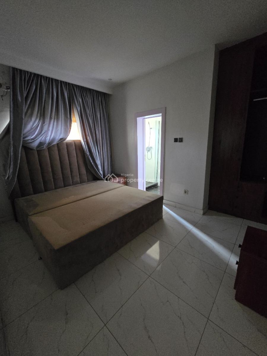 Spacious 3 Bedroom Apartment  with Bq, Off Admiralty Rd, Lekki Phase 1, Lekki, Lagos, Flat / Apartment for Rent