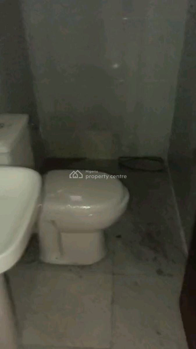 Standard and Spacious 2 Bedroom Flat, Adekunle, Yaba, Lagos, Flat / Apartment for Rent