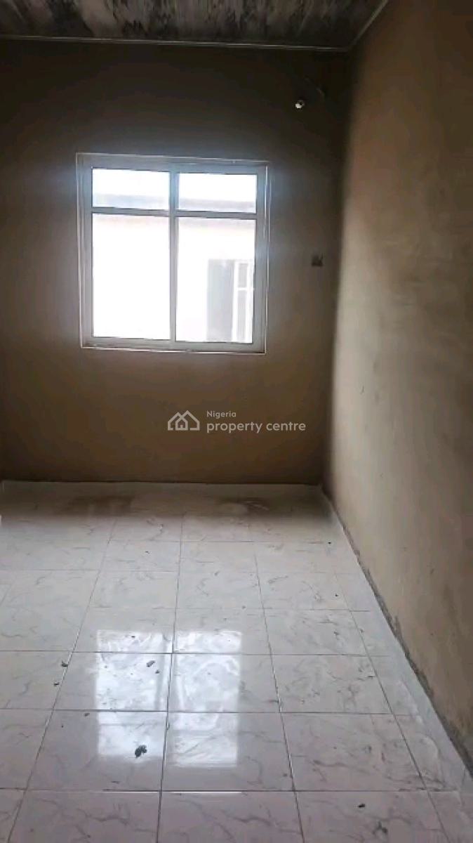 Standard and Spacious 2 Bedroom Flat, Adekunle, Yaba, Lagos, Flat / Apartment for Rent