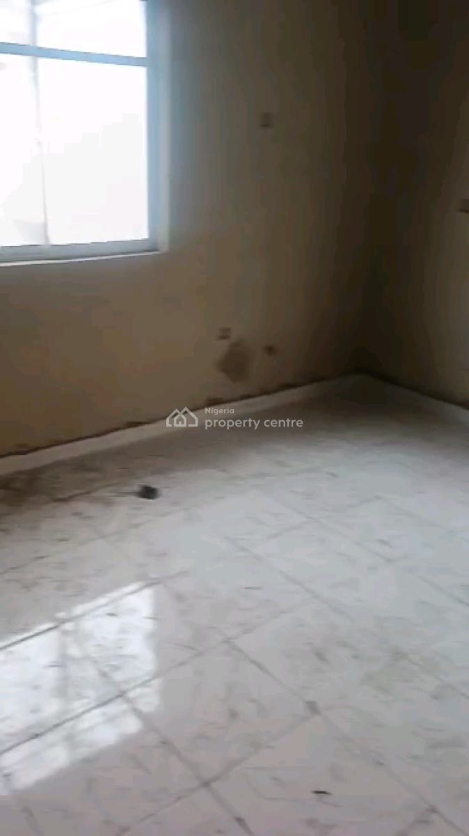 Standard and Spacious 2 Bedroom Flat, Adekunle, Yaba, Lagos, Flat / Apartment for Rent