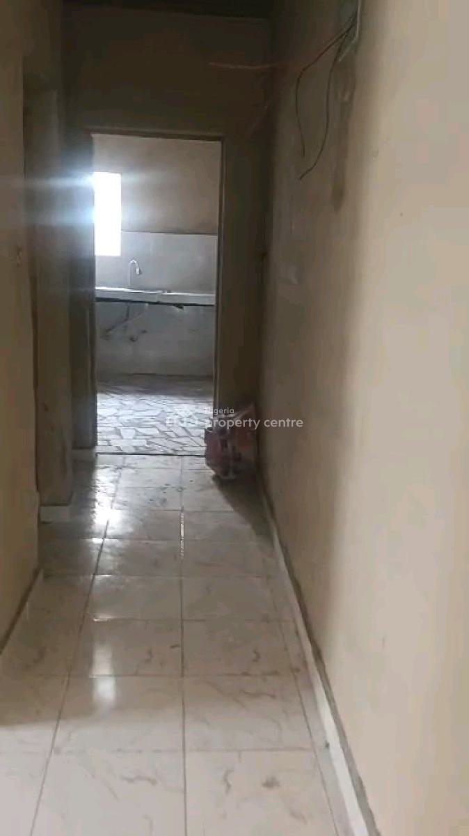 Standard and Spacious 2 Bedroom Flat, Adekunle, Yaba, Lagos, Flat / Apartment for Rent