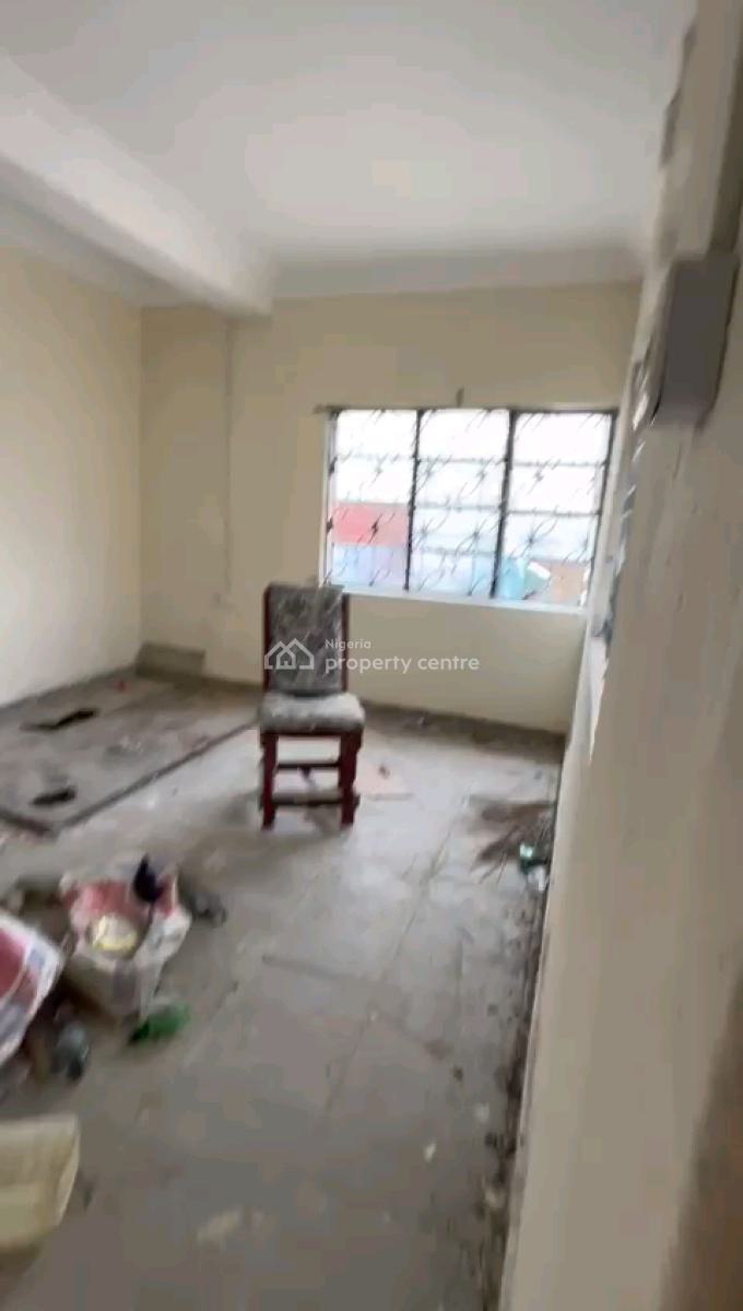 Standard and Spacious 3 Bedroom Flat, Pedro, Gbagada, Lagos, Flat / Apartment for Rent