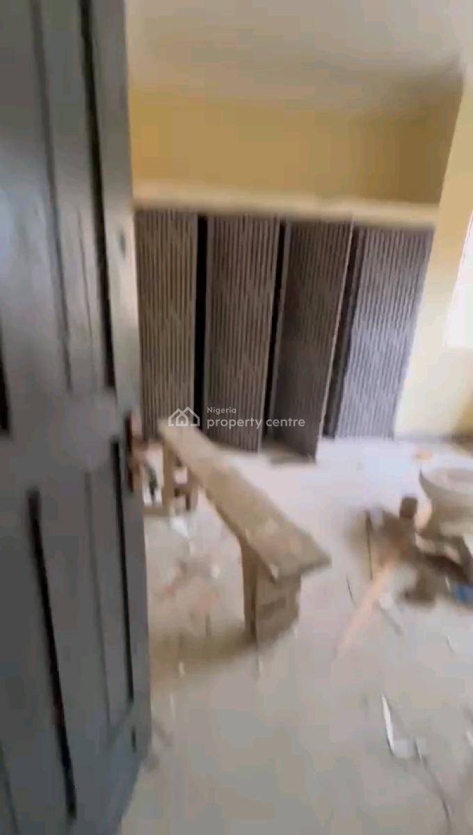 Standard and Spacious 3 Bedroom Flat, Pedro, Gbagada, Lagos, Flat / Apartment for Rent